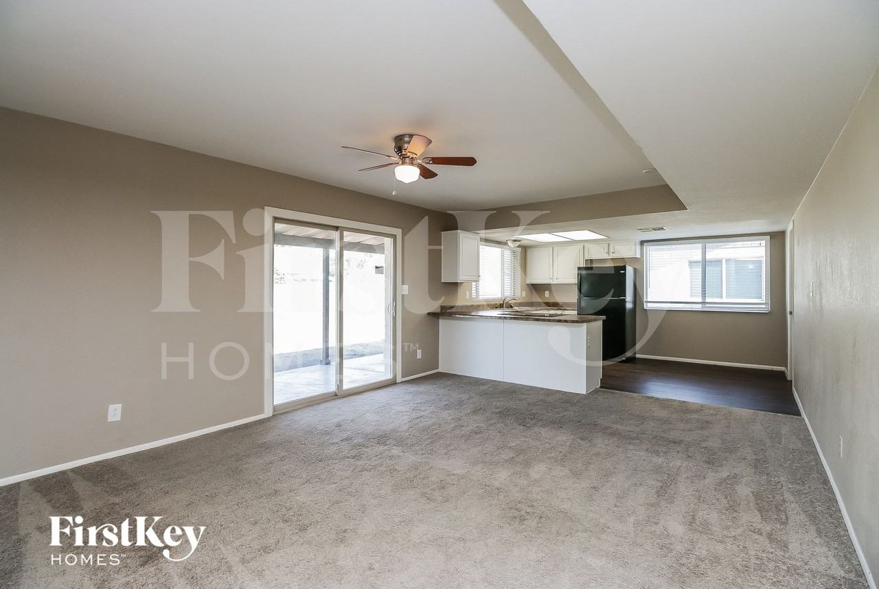 2312 E Commonwealth Ave - Photo 3 of 15