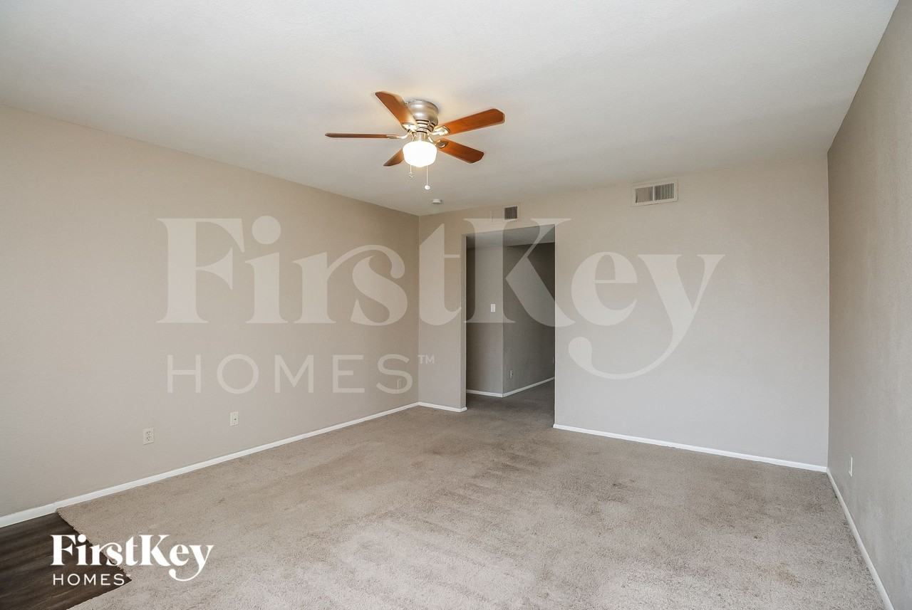 2312 E Commonwealth Ave - Photo 6 of 15