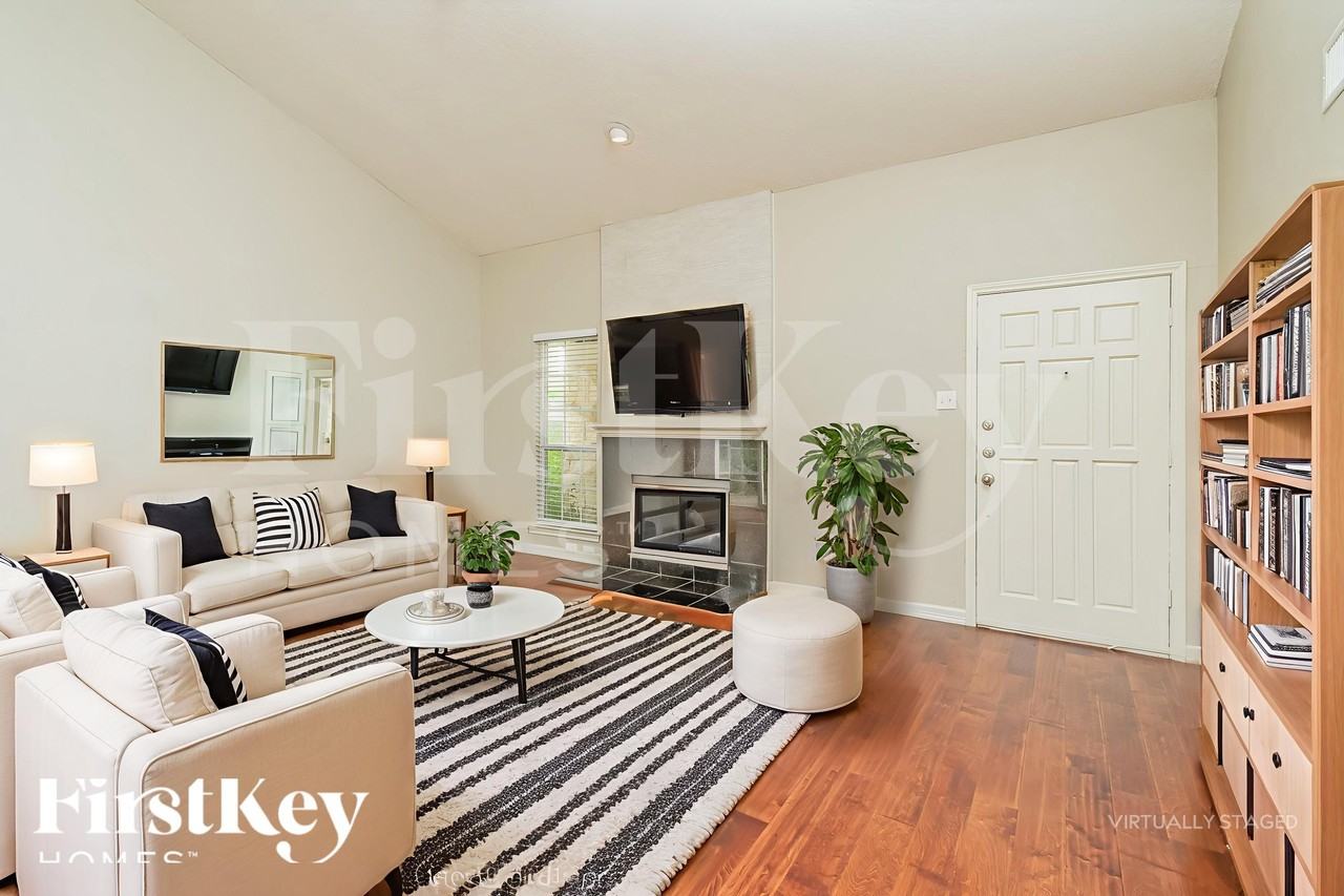 2014 Greencove Dr - Photo 3 of 18