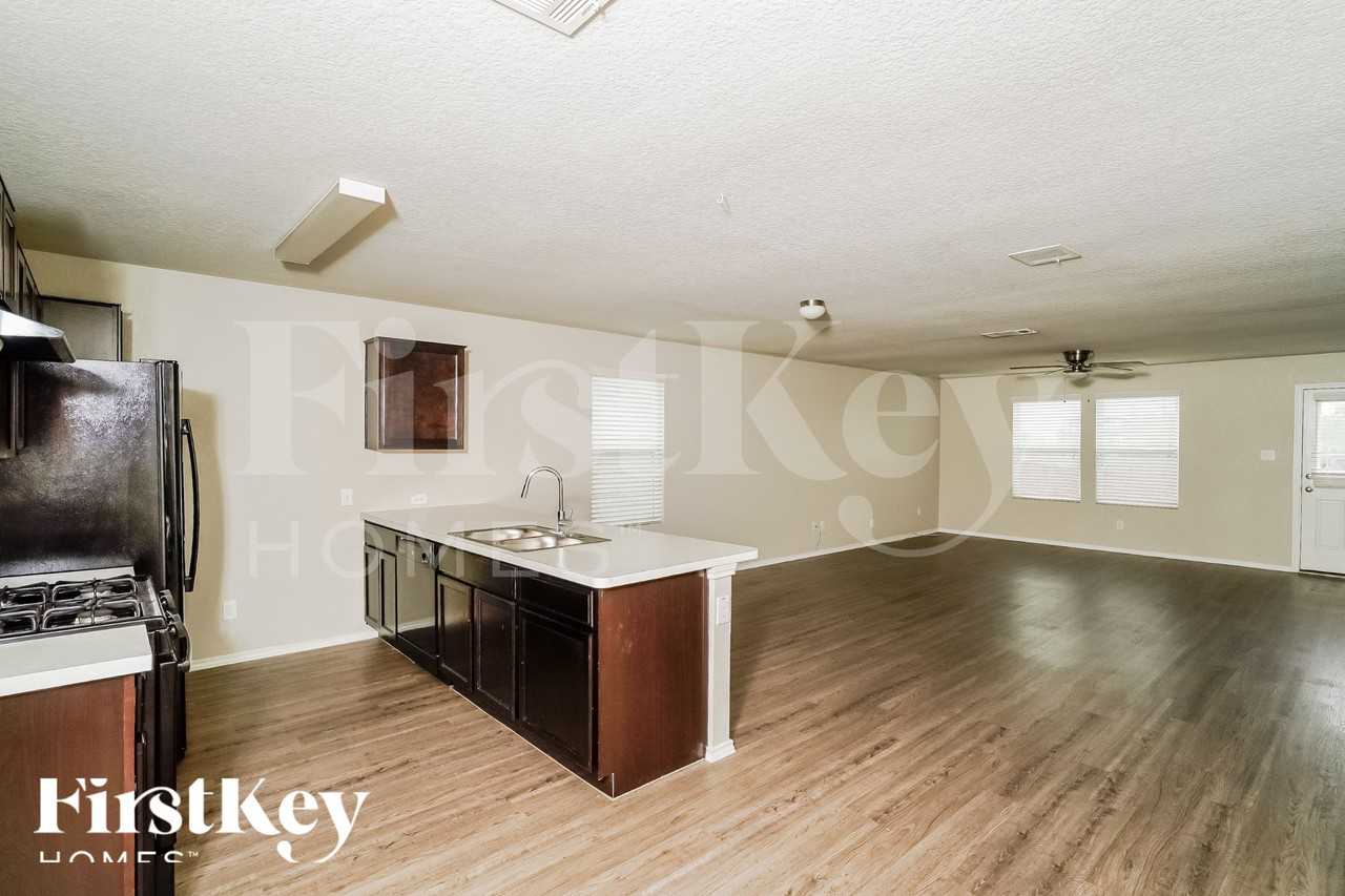 1936 Heather Glen Dr - Photo 6 of 18