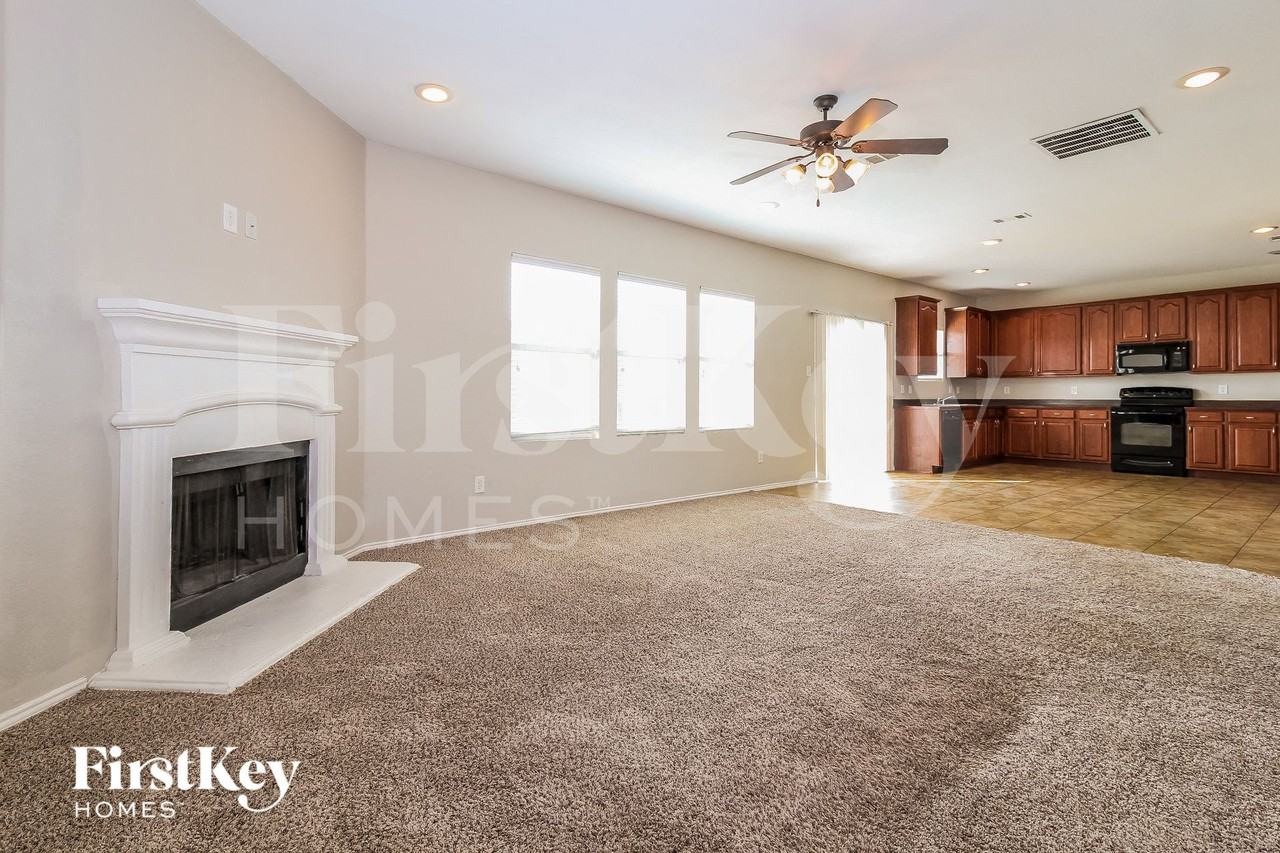 1636 Grassy View Dr - Photo 6 of 13