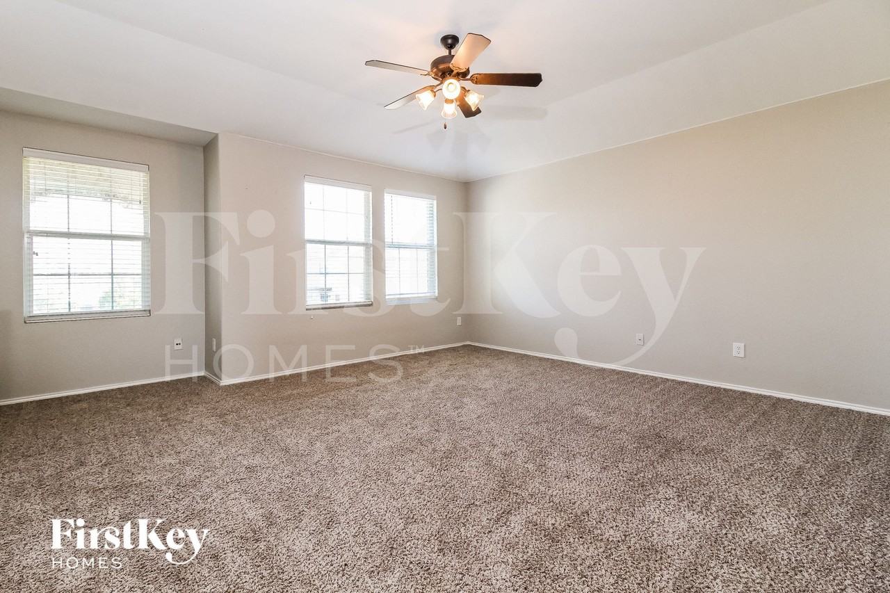 1636 Grassy View Dr - Photo 7 of 13