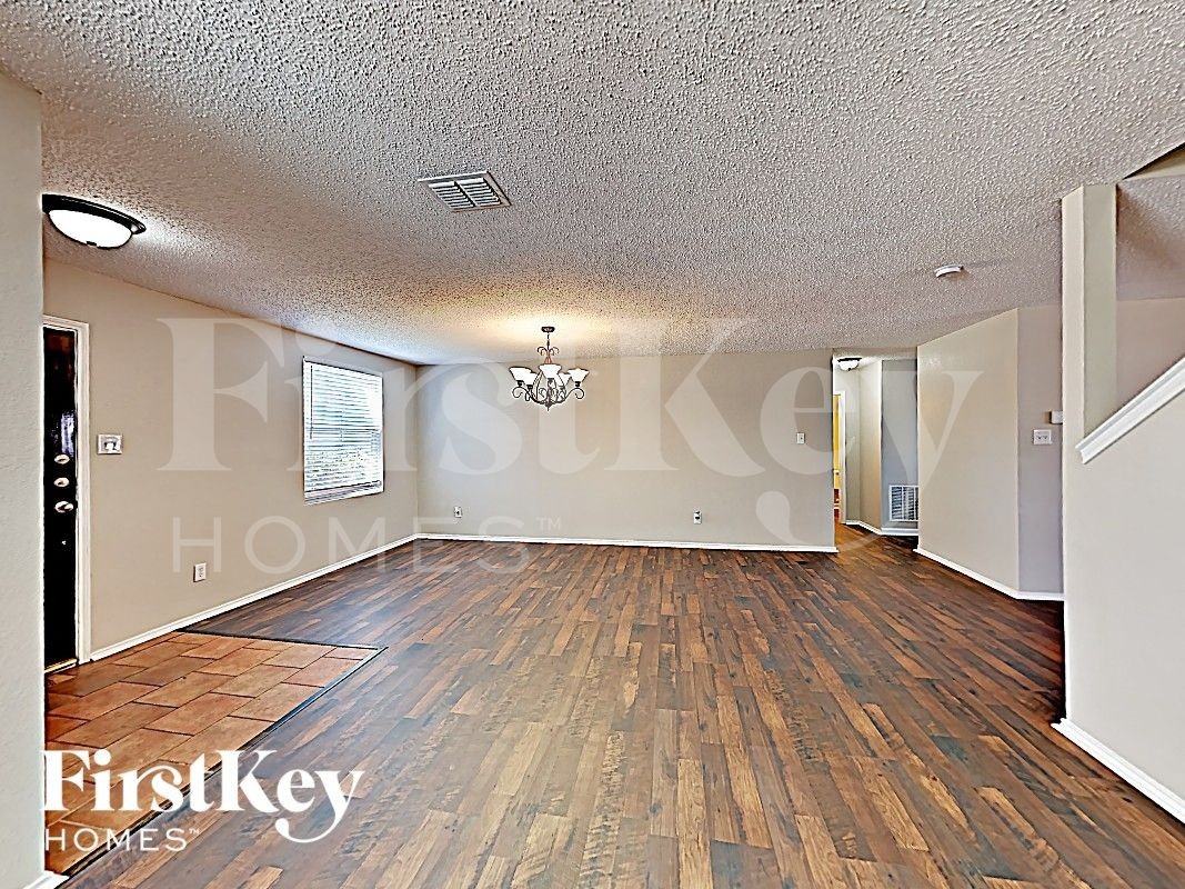 1424 Anna Lea Ln - Photo 3 of 17