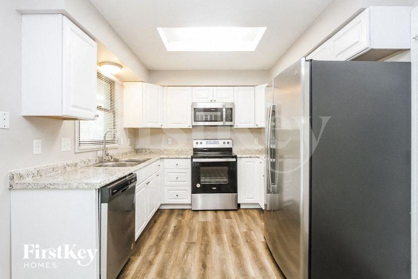 127 E Edgewood Ave - Photo 6 of 15