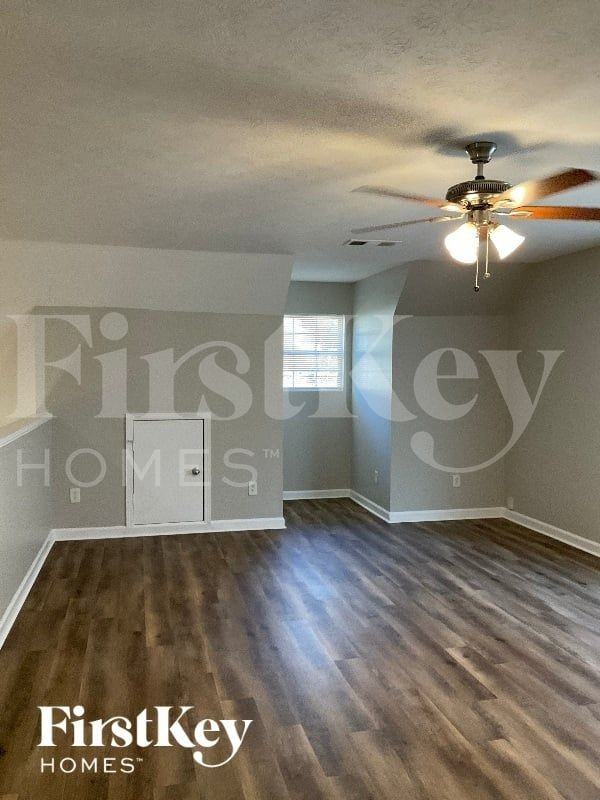 1219 Mable St Sw - Photo 3 of 11