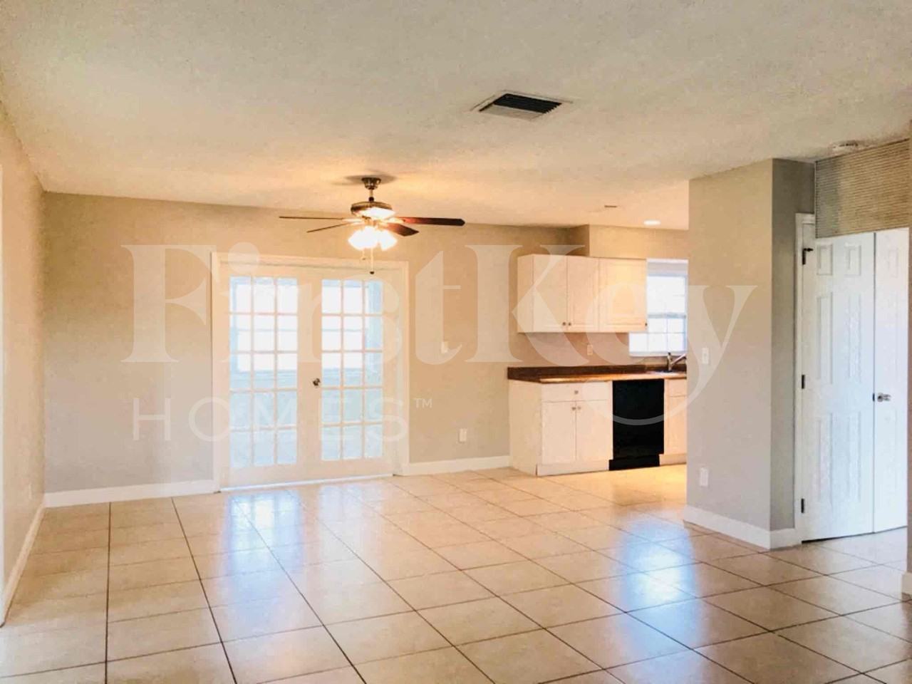 112 Stafford Pl - Photo 3 of 19