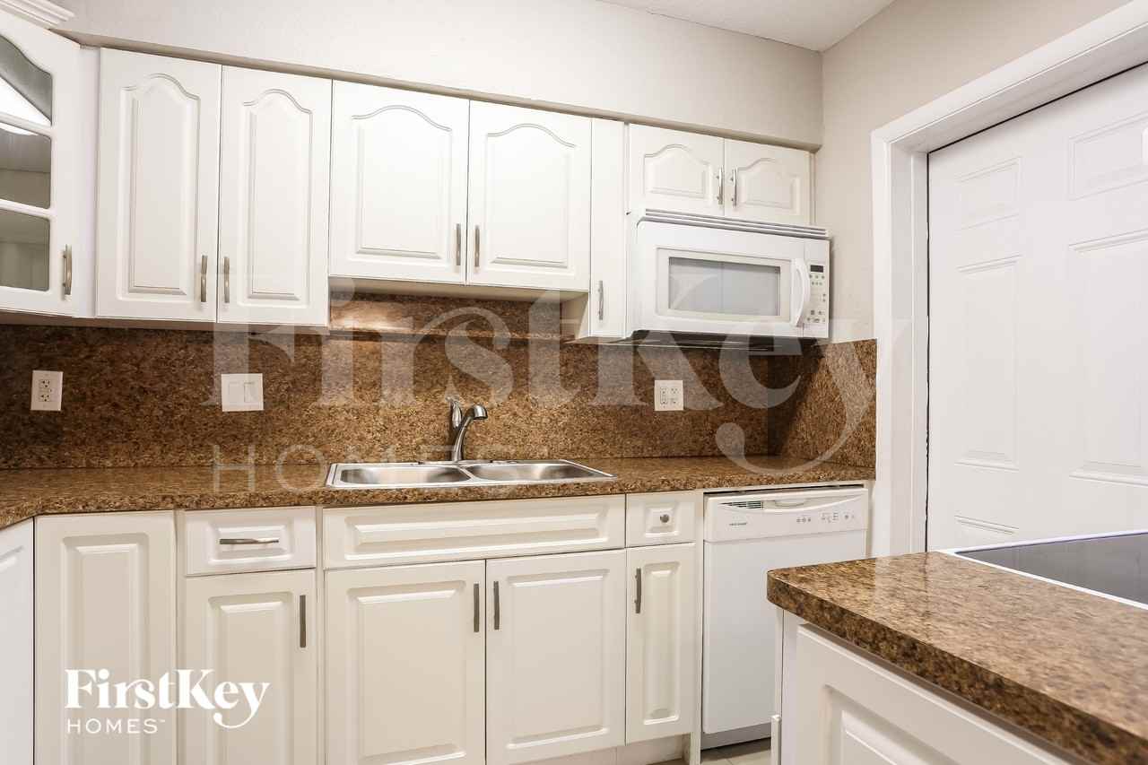 1078 Nest - Photo 6 of 15