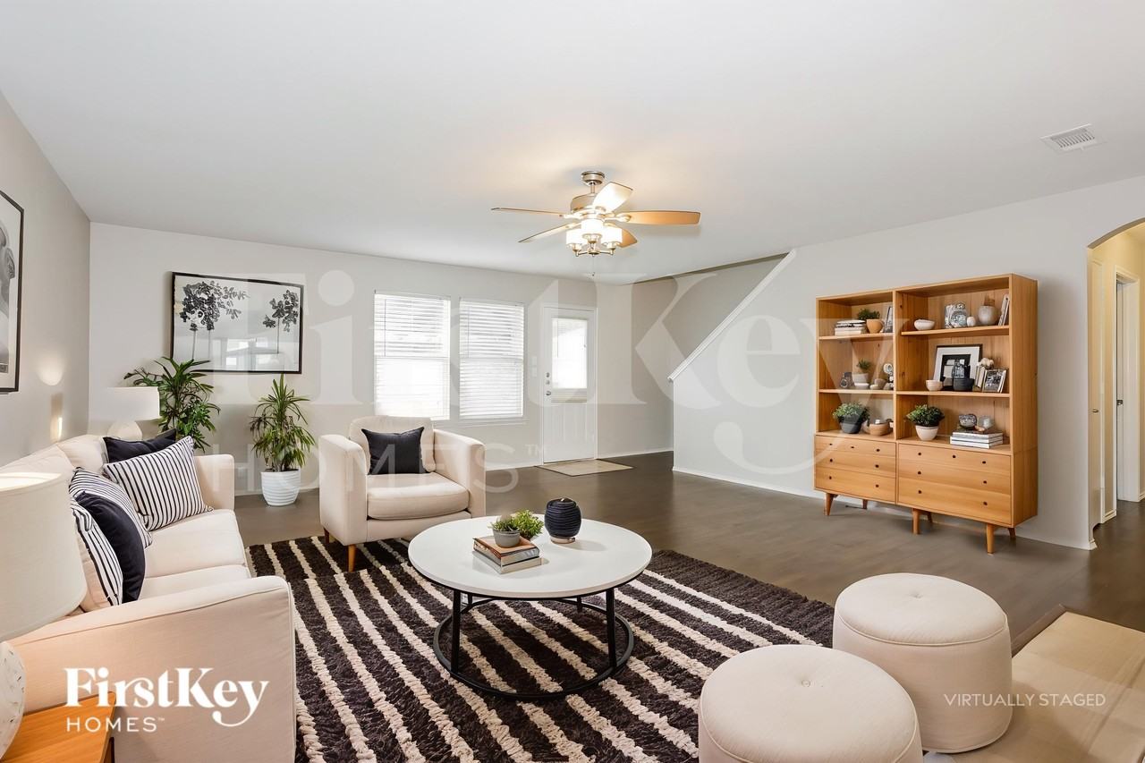 10432 Turning Leaf Trl - Photo 3 of 19