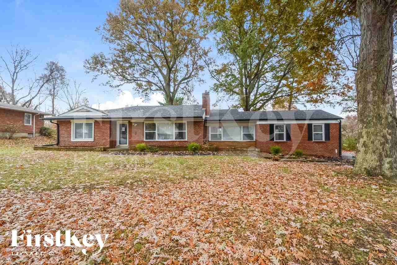 10220 Capitol Dr - Photo 2 of 18