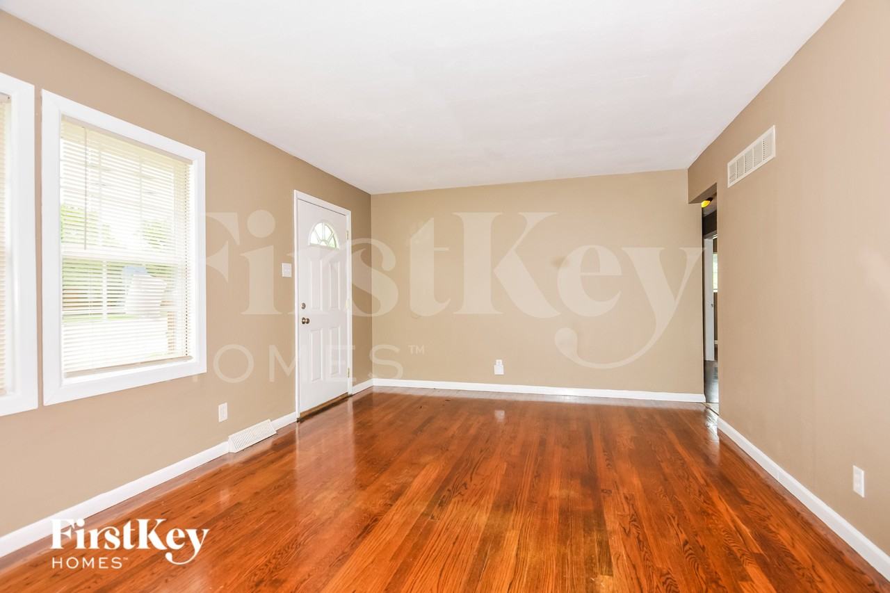 1007 Chambers Rd - Photo 4 of 19