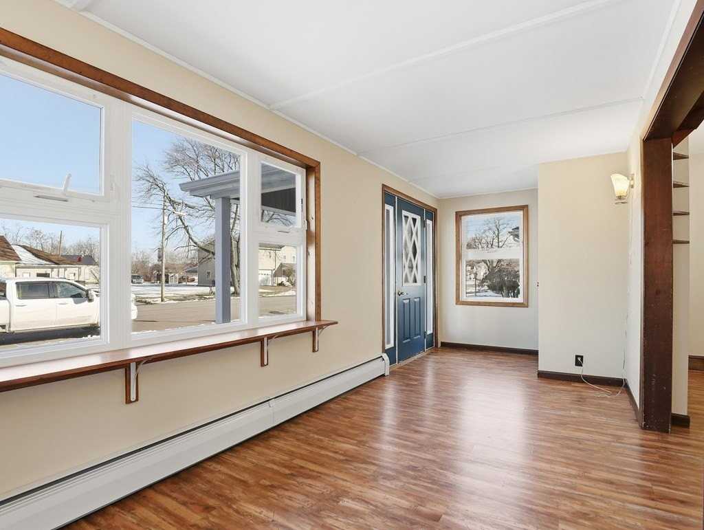 813 N Elmer Ave - Photo 4 of 28