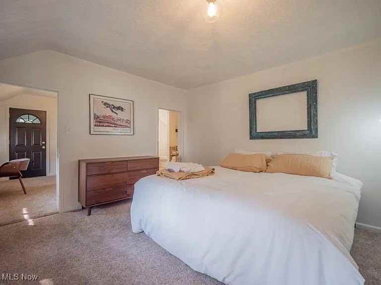 3915 John Ave - Photo 3 of 23