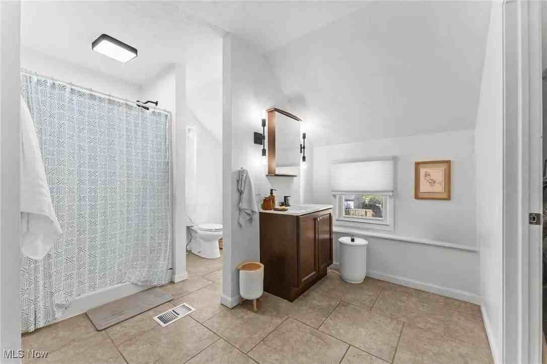 3915 John Ave - Photo 6 of 23