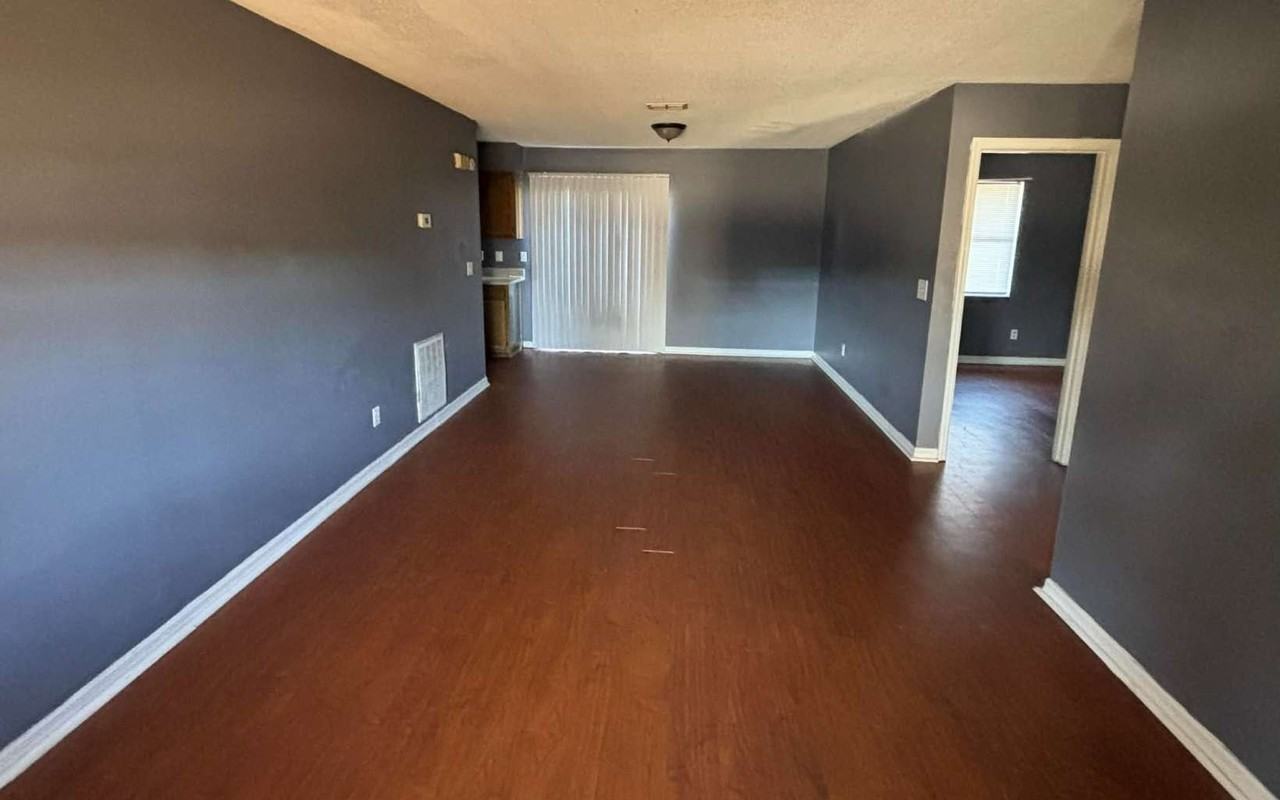 3811 NW ARCHER 102 - Photo 2 of 9