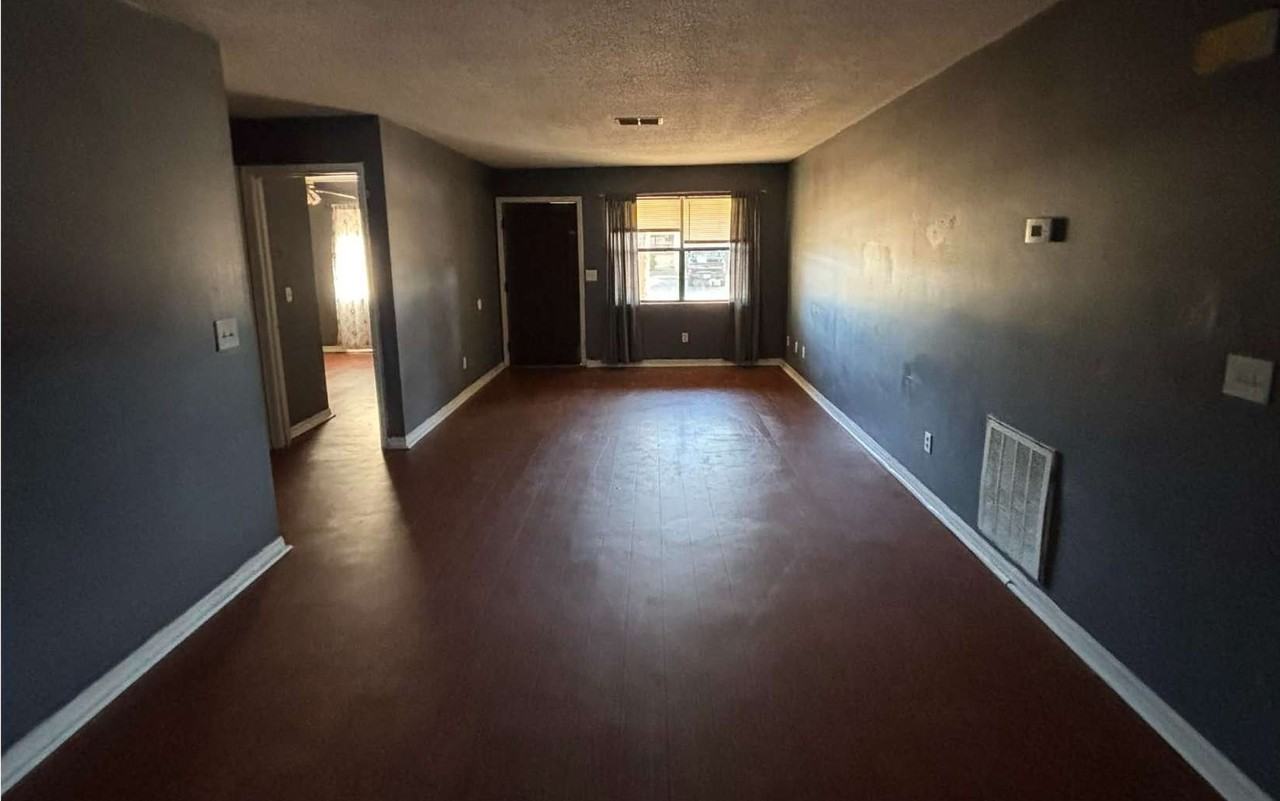 3811 NW ARCHER 102 - Photo 3 of 9