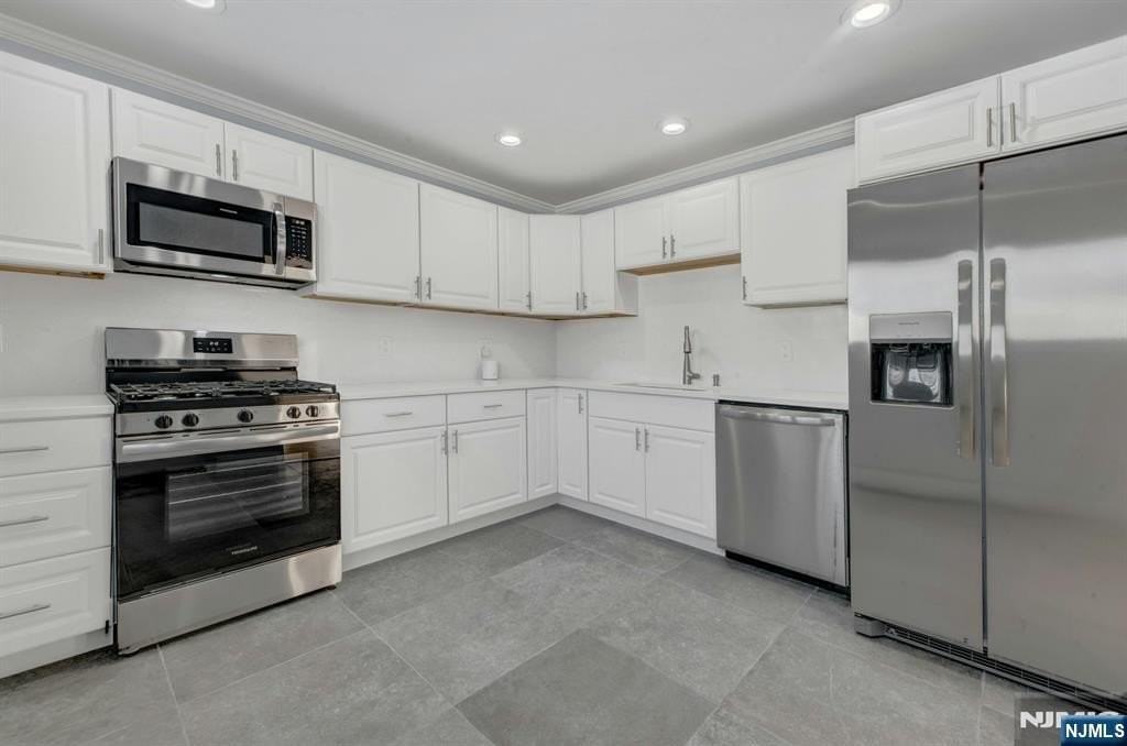 16 Cypress Peak Ln - Photo 3 of 34