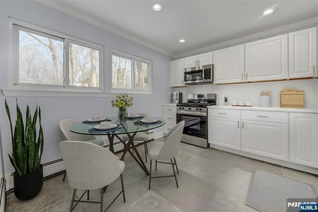 16 Cypress Peak Ln - Photo 5 of 34