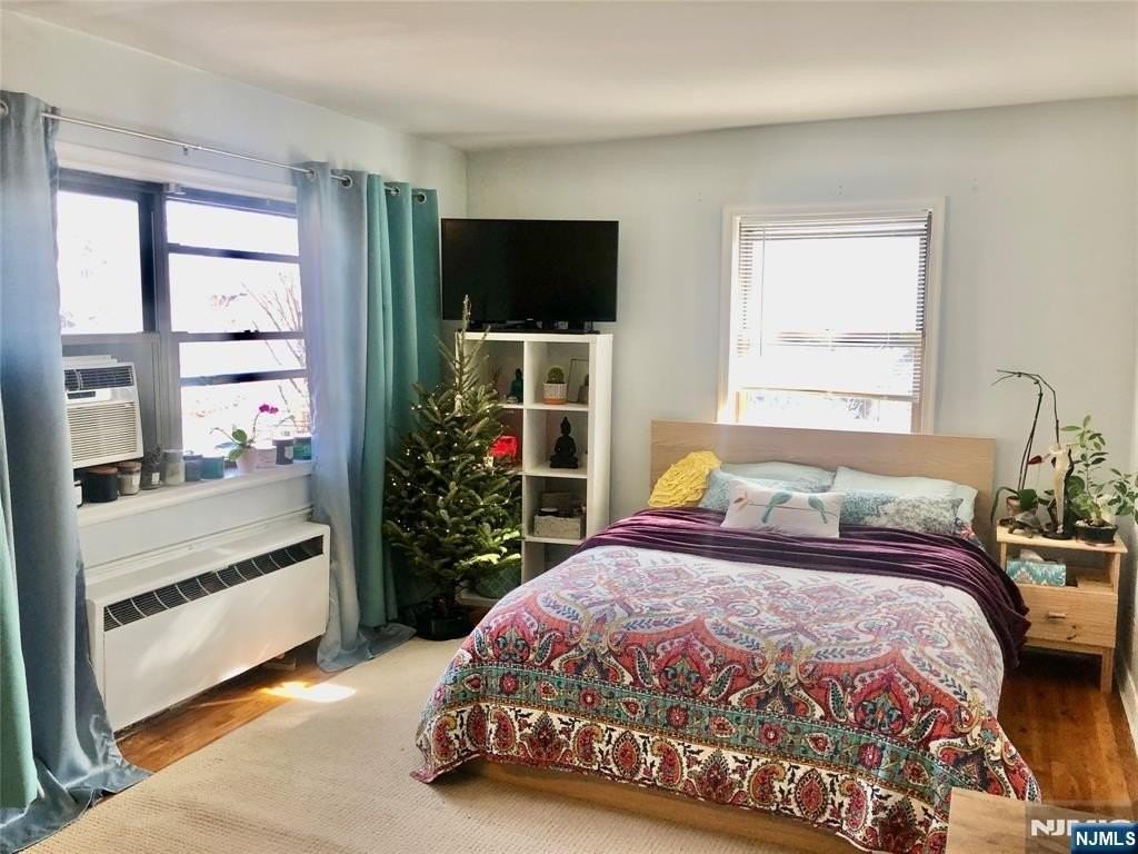 400 Fairview Ave Apt 4j - Photo 4 of 6