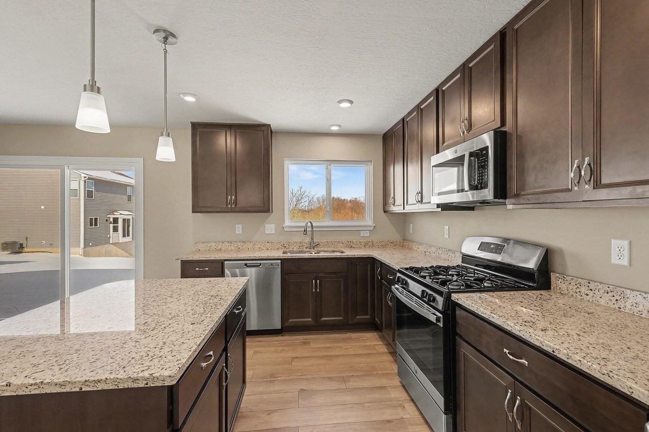 2116 Penny Ln - Photo 5 of 23