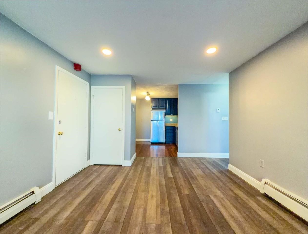 31 Andrew St #9 - Photo 3 of 13