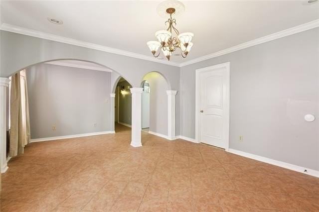 2527 N Prieur St - Photo 4 of 14