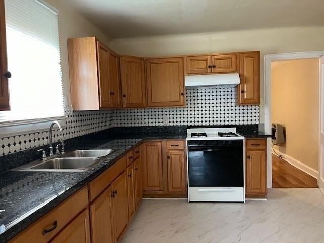 1638 Music St - Photo 2 of 9