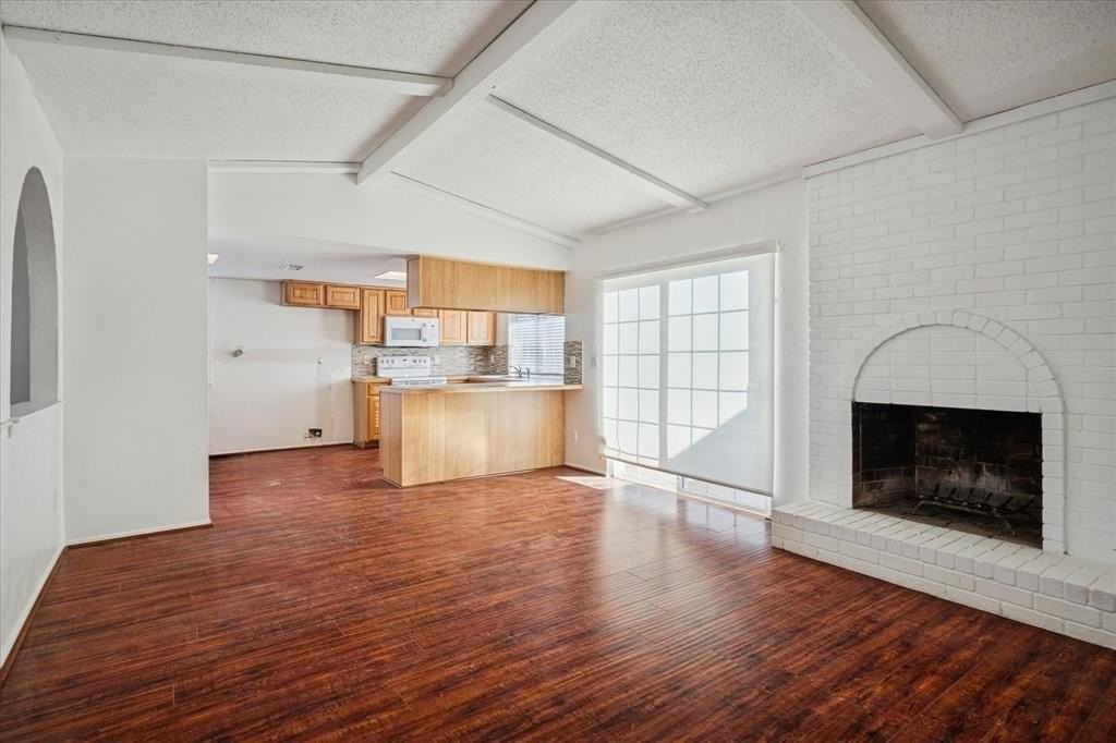 2804 Royal Oaks Dr - Photo 2 of 24