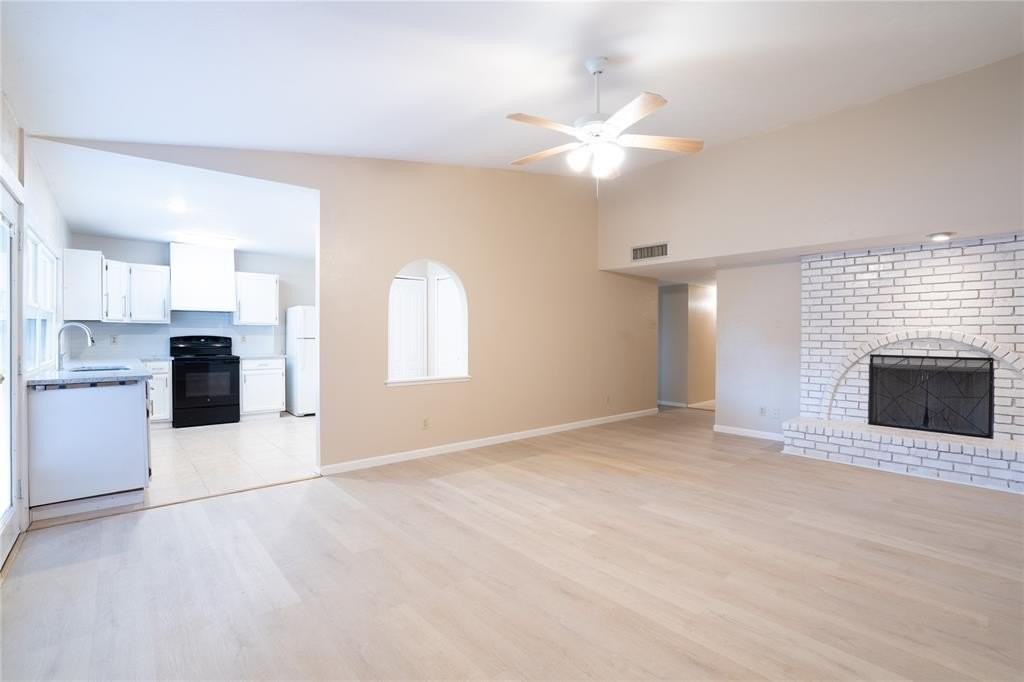 3101 Silverdale Ln - Photo 2 of 14