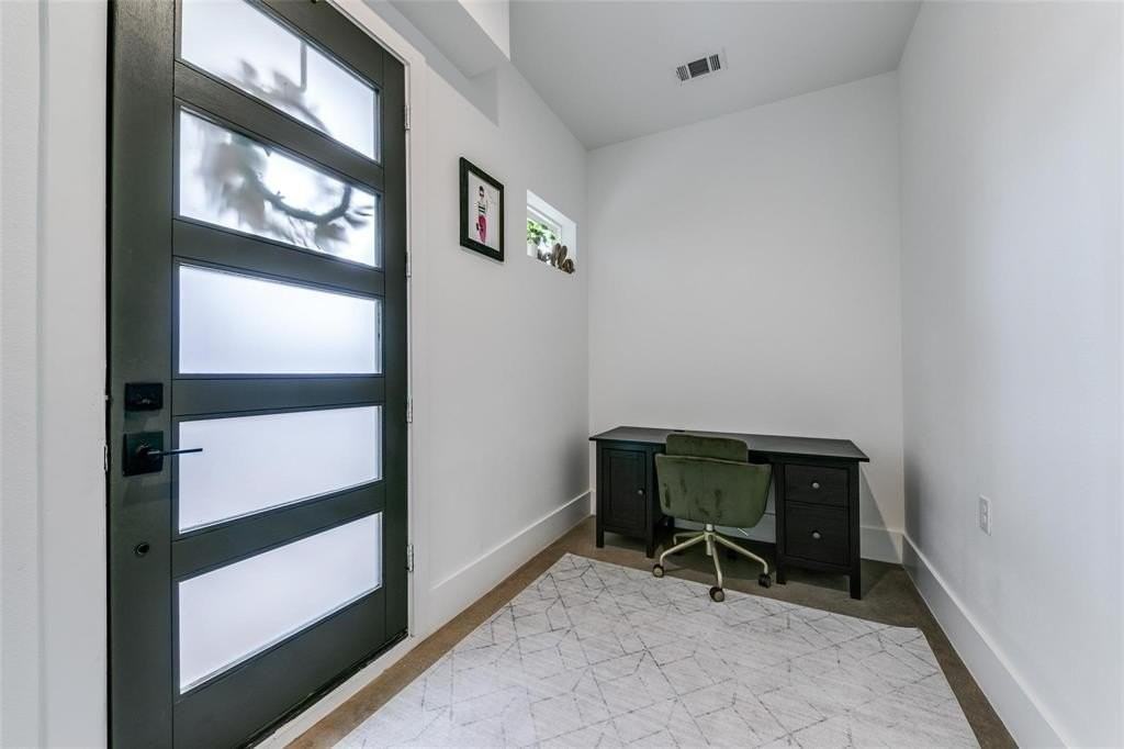 4205 Roseland Ave #203 - Photo 3 of 40