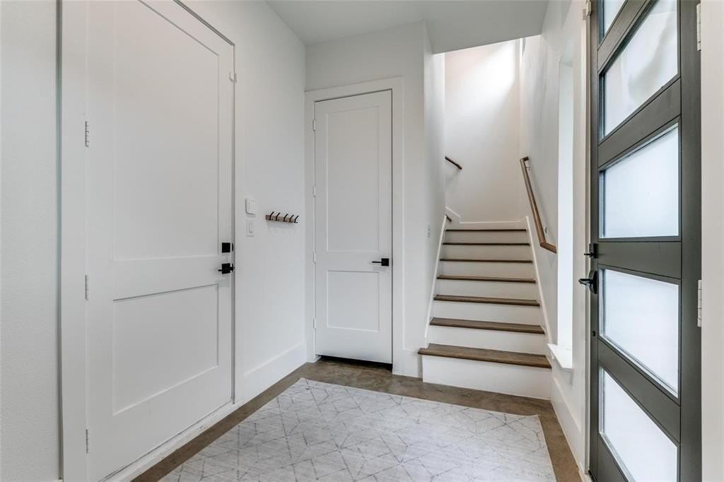 4205 Roseland Ave #203 - Photo 4 of 40