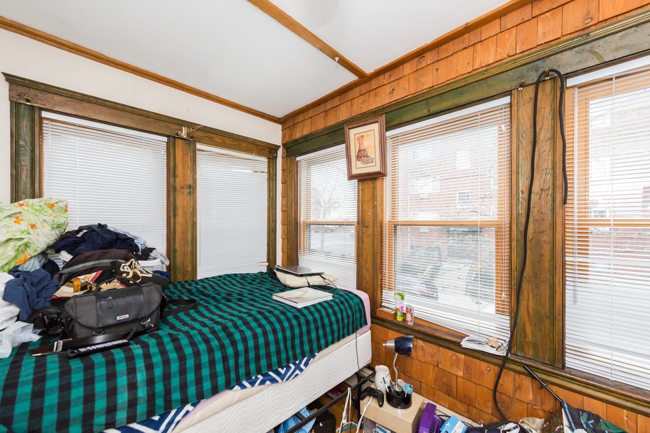 203 Calumet St - Photo 3 of 19