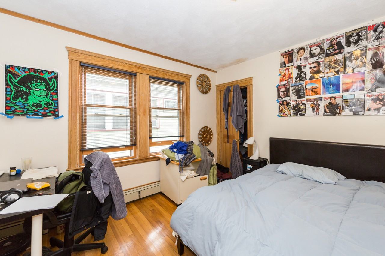 203 Calumet St - Photo 5 of 19