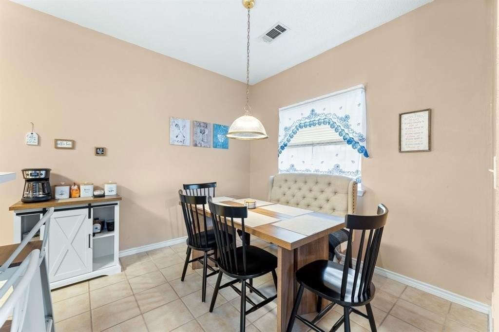 9513 Western Trl - Photo 7 of 27