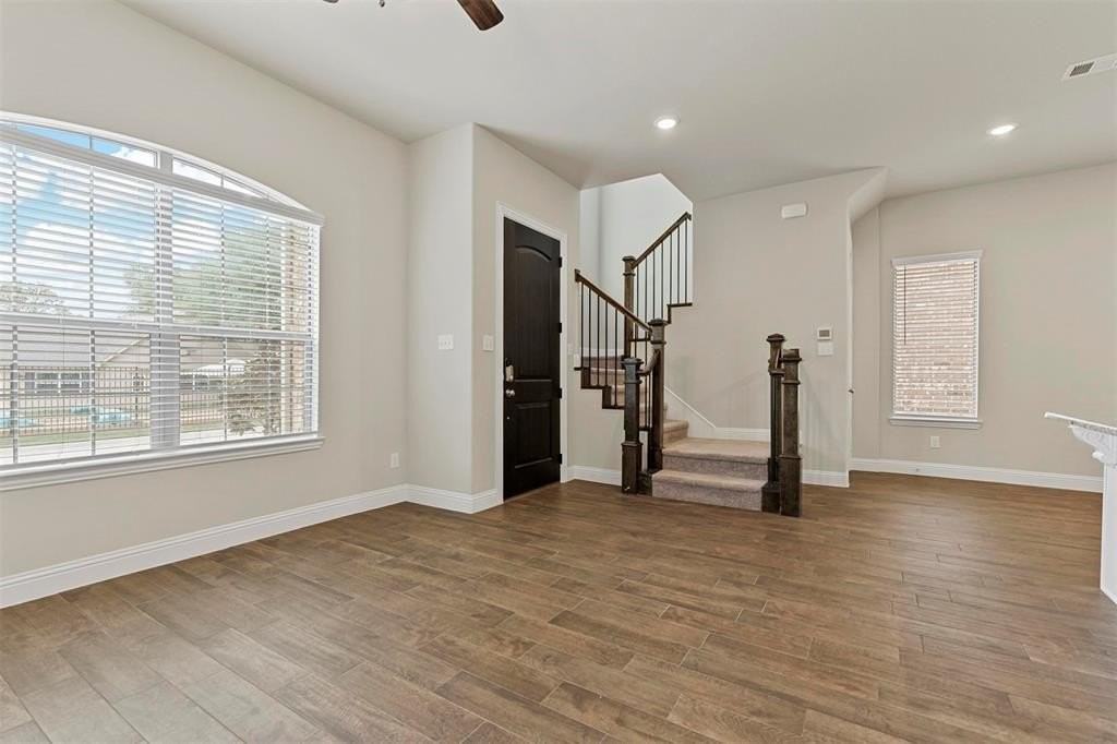 2221 Apex Dr - Photo 3 of 17