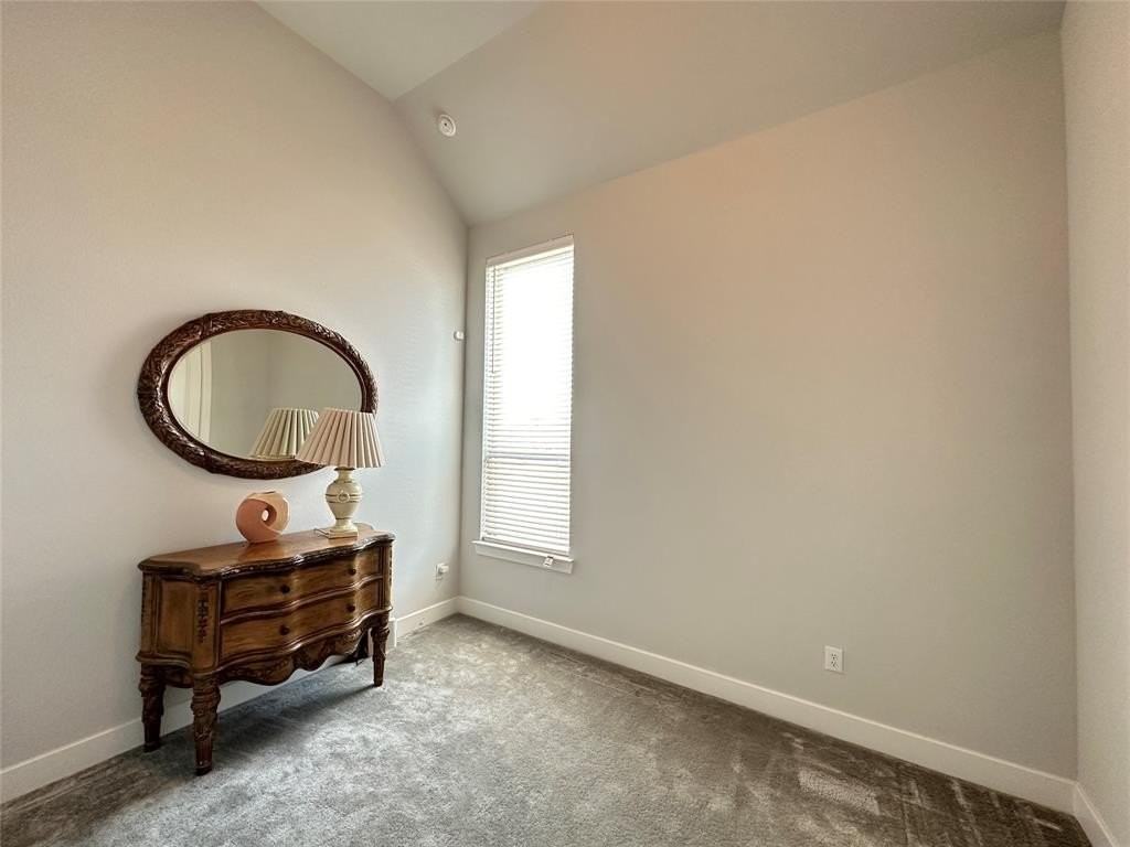 3880 Verona St - Photo 6 of 39