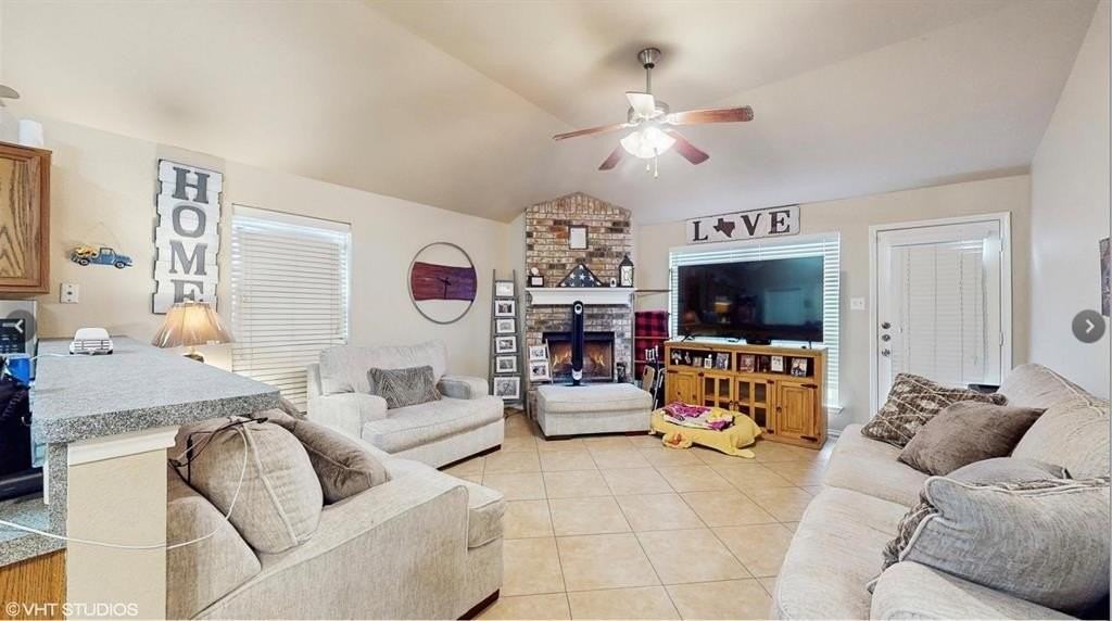 628 Bent Oak Dr - Photo 3 of 15