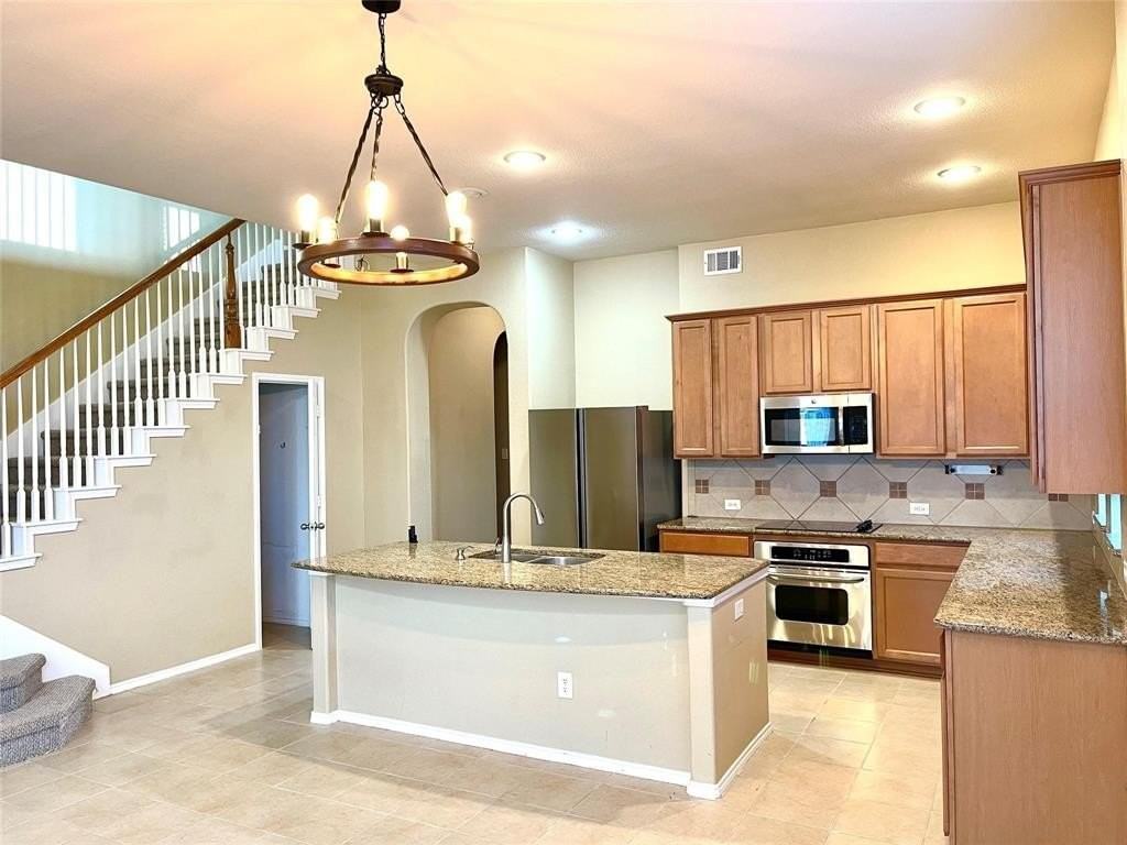 11490 La Grange Dr - Photo 7 of 18