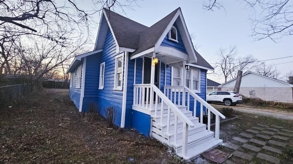 1007 Willow St - Photo 3 of 10