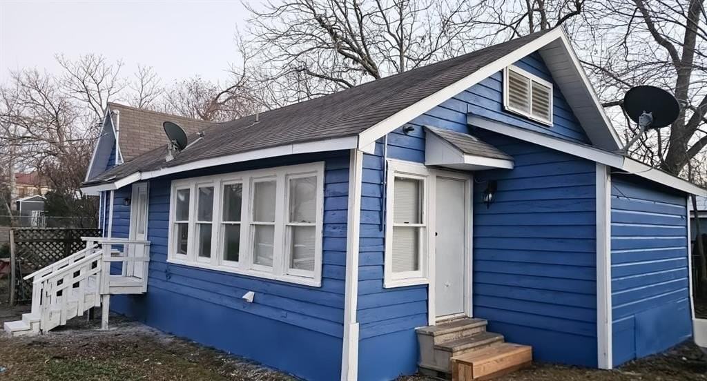 1007 Willow St - Photo 4 of 10