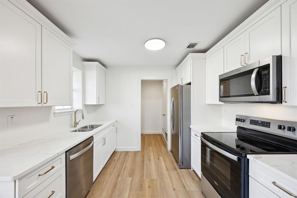 302 W Pelton St - Photo 2 of 18