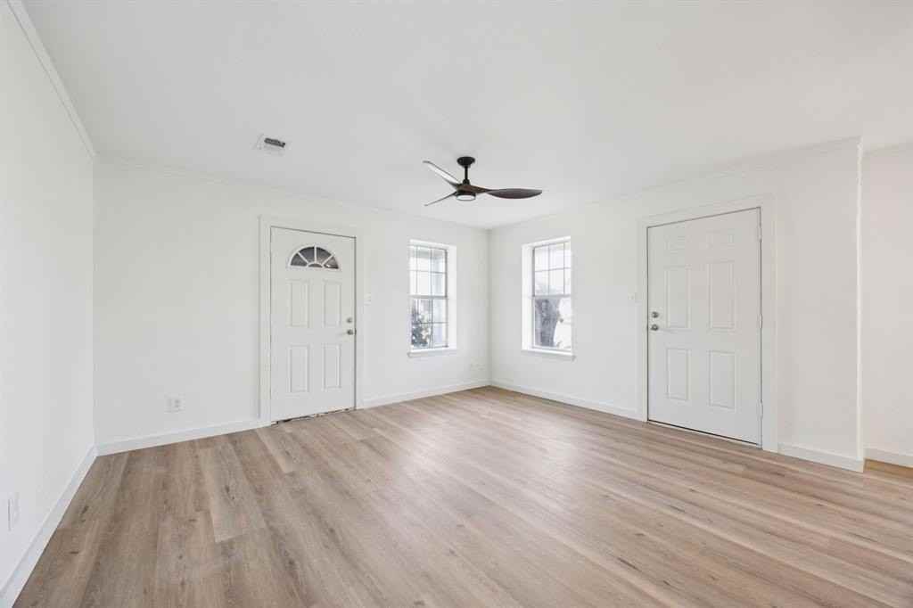 302 W Pelton St - Photo 7 of 18