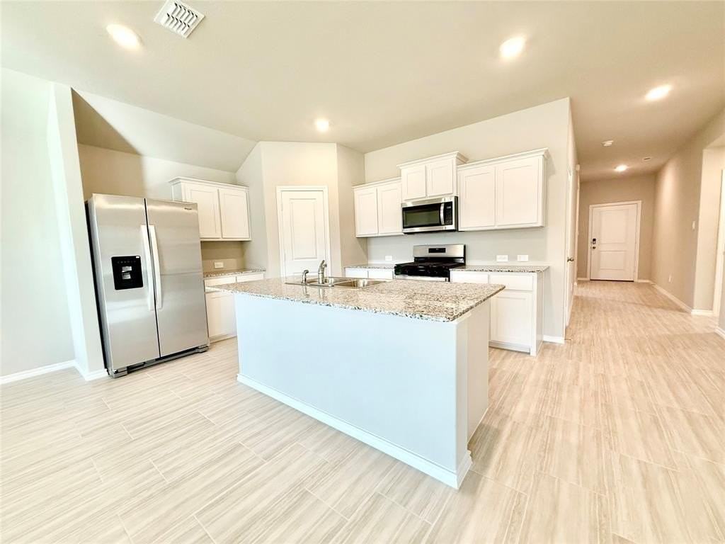 8449 Hollymead Ln - Photo 7 of 24