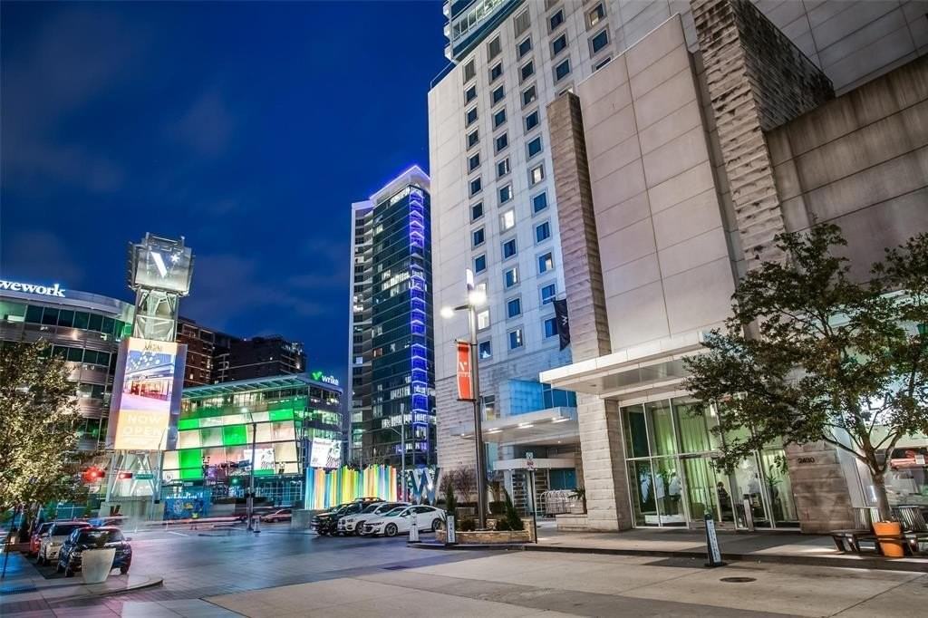 2430 Victory Park Ln #1809