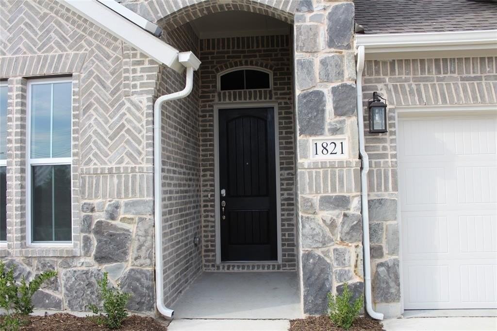 1821 Briar Rose Dr - Photo 2 of 39