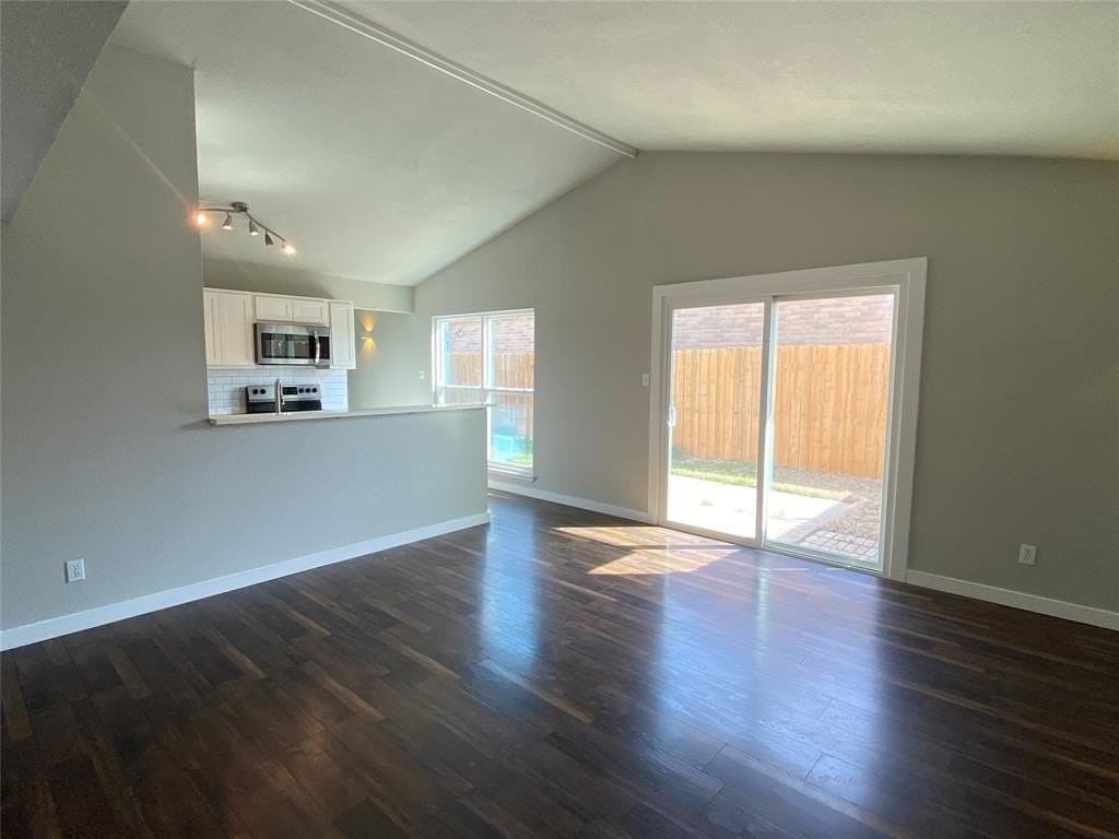 6042 Dooley Dr - Photo 3 of 14