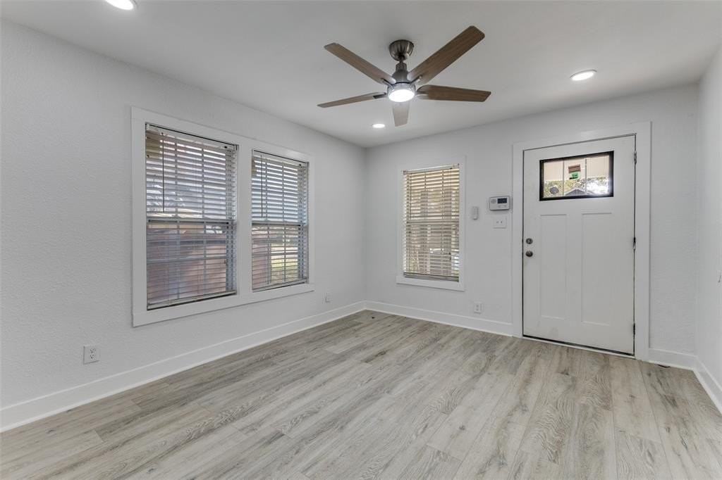 3239 Spring Ave - Photo 2 of 12