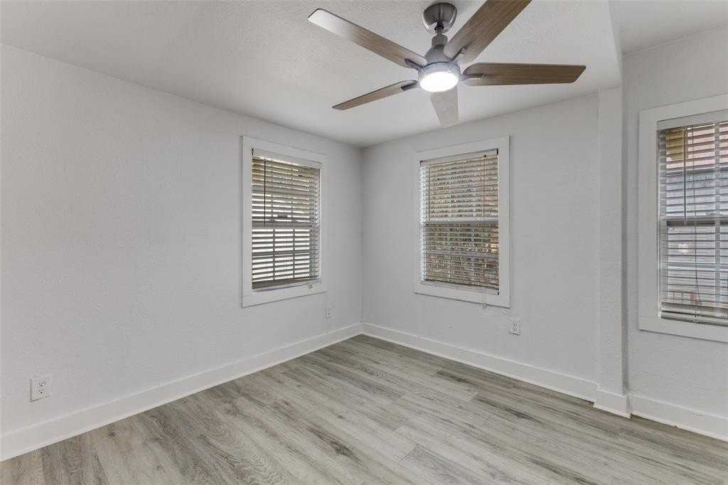 3239 Spring Ave - Photo 7 of 12