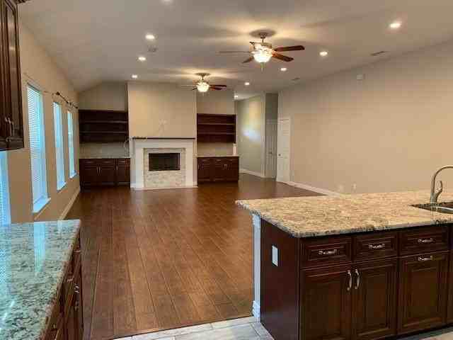 5330 Oceanport Dr - Photo 6 of 32