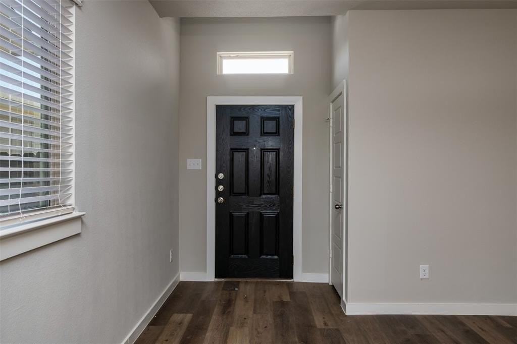 645 Fallow Dr - Photo 4 of 19