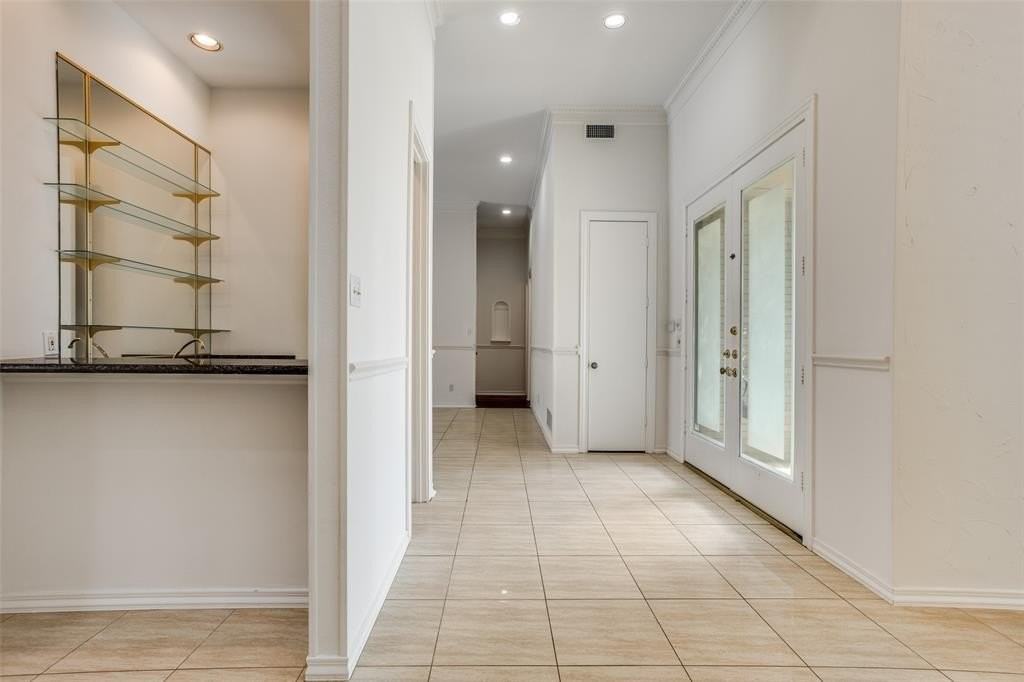 4517 Southgate Dr - Photo 2 of 25